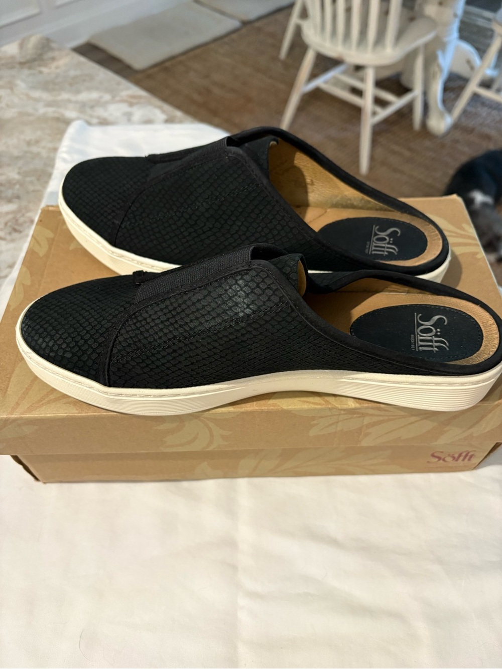Soft black slide on shoes - Picture 7 of 8